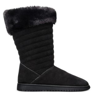 NIB Slip Resistant Quilted Insulated Nova Round Toe SUEDE Boots